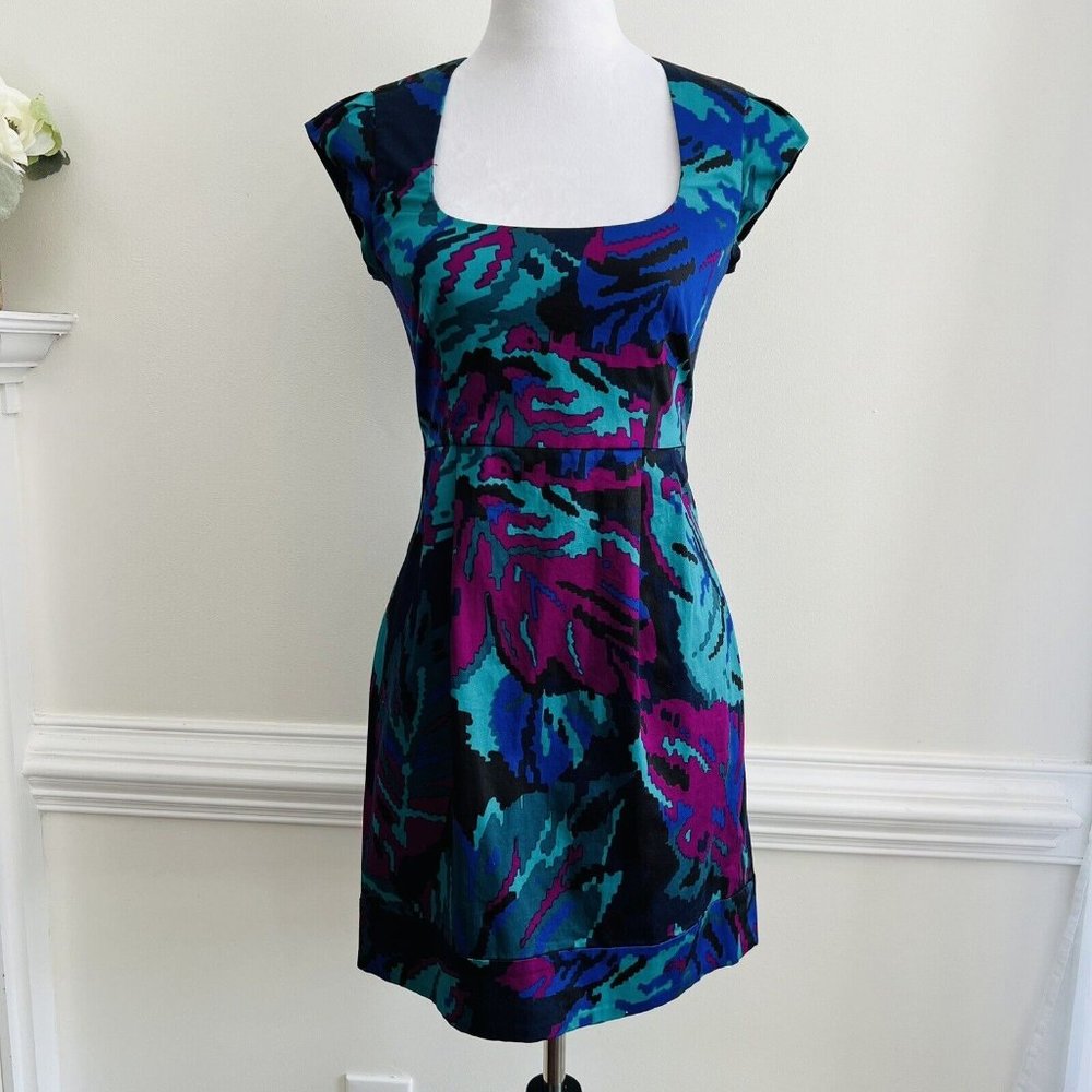 FRENCH CONNECTION Purple Floral Abstract Modest Mini Dress Cap Sleeves ~ Size 4